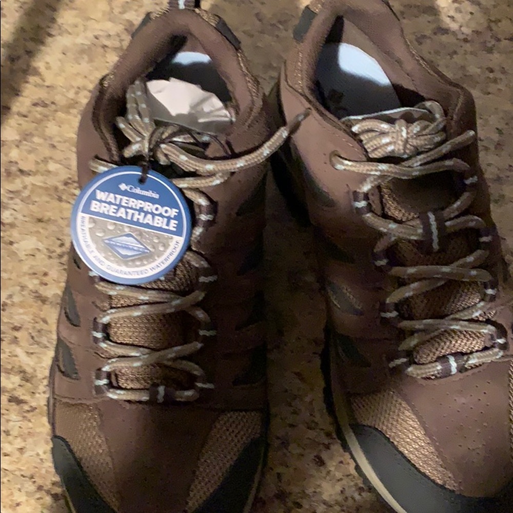 Women’s Columbia Hiking shoes - Picture 2 of 6